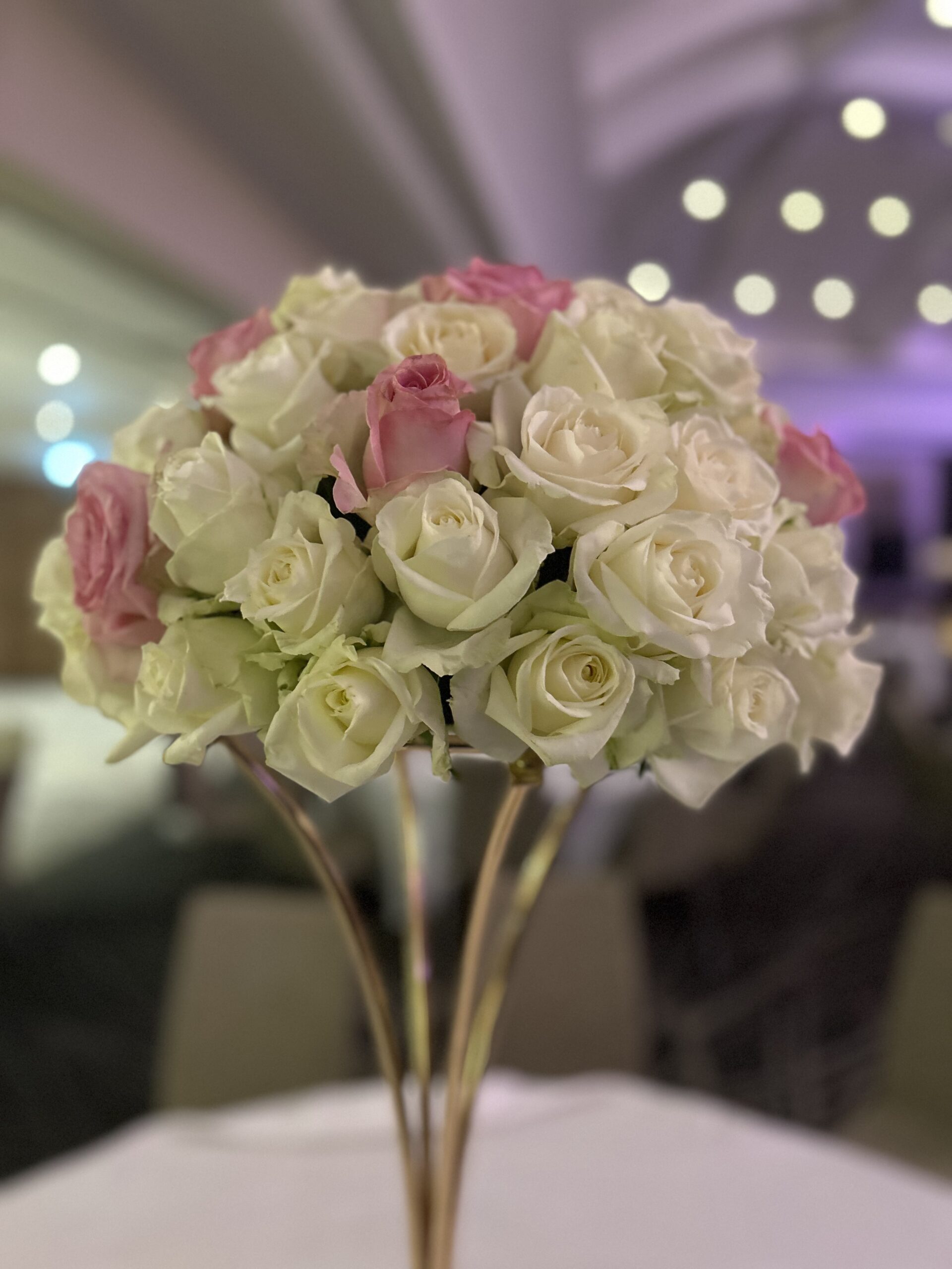 Décoration florale mariage luxueux SD Event Belgique — grande salle